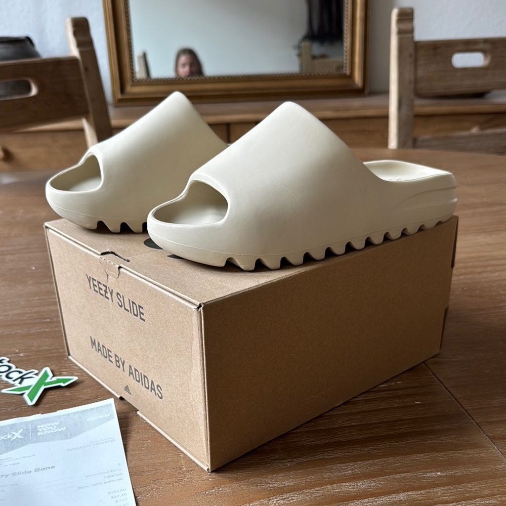 Yeezy Slide Bone